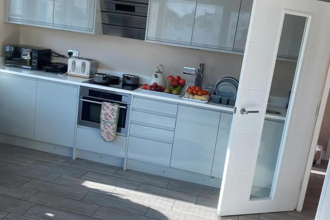 Beautiful Apartment Very Close To The Beach Hove Esterno foto
