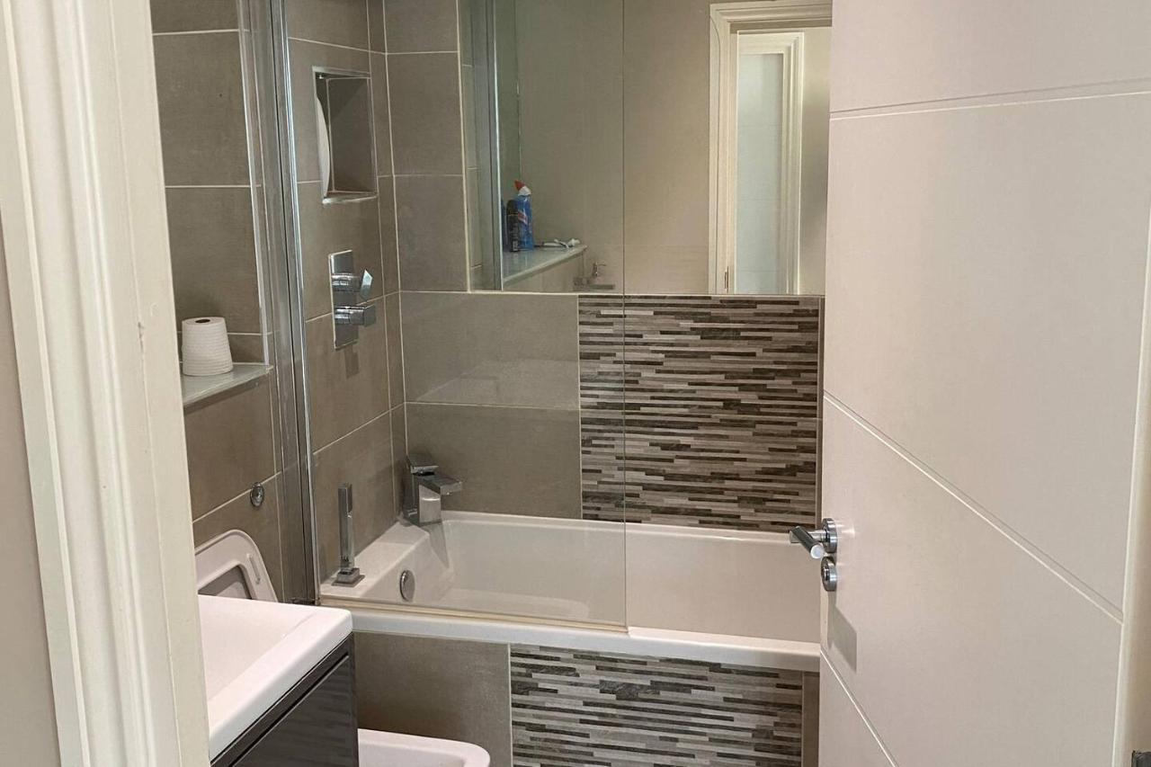 Beautiful Apartment Very Close To The Beach Hove Esterno foto